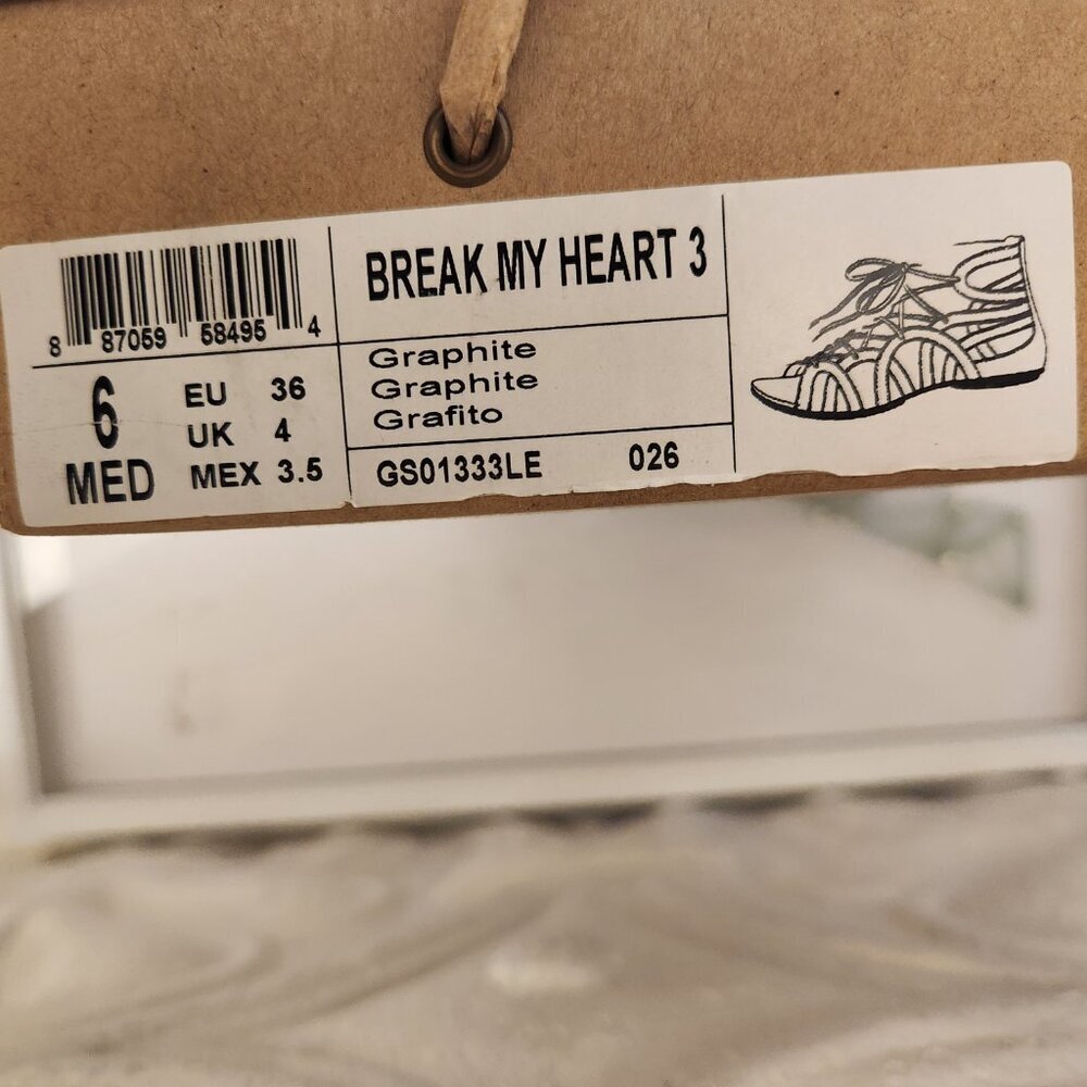 Gentle Souls Leather "Break my Heart" Gladiator Sandals. NIB. Size 6 - Picture 10 of 12